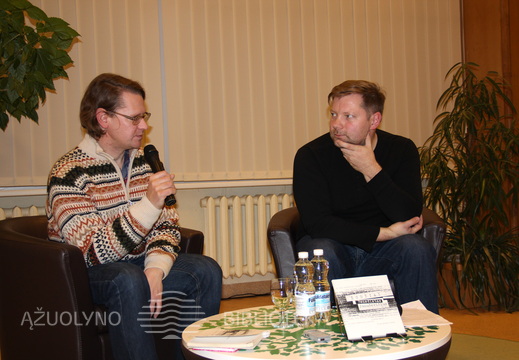 Knygos „Žodžiai“ autorius Benediktas Januševičius ir Rimantas Kmita