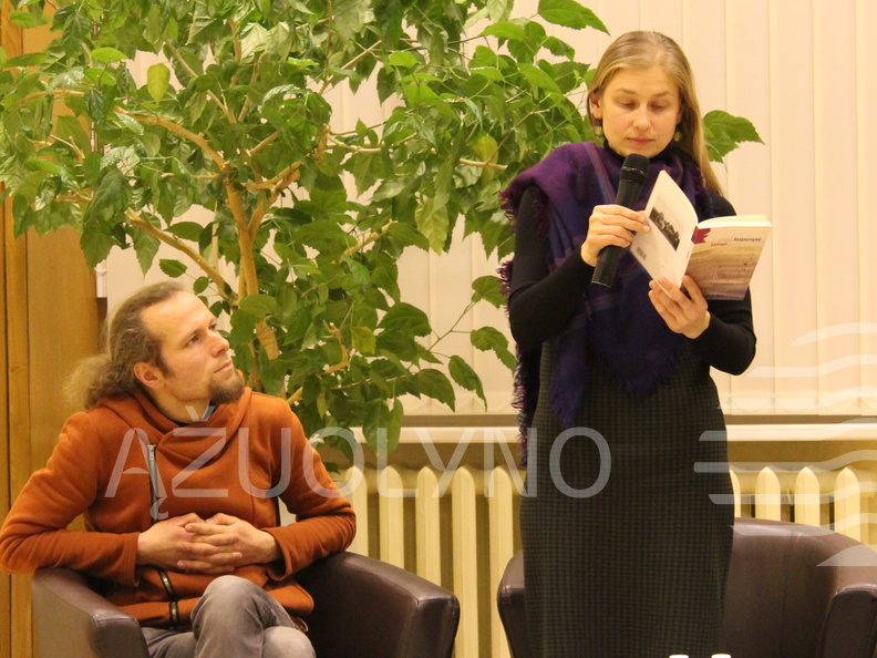 Poetas vertėjas Marius Burokas ir poetė Jurgita Jasponytė