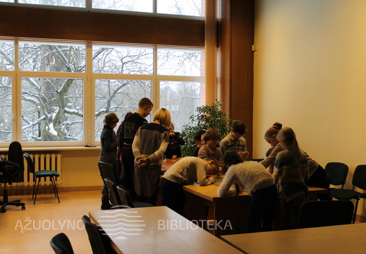 Kūrybinių dirbtuvių akimirka bibliotekoje