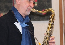 Renginio dalyvius džiugino saksofonisto Aleksandro Lakšmano melodijos