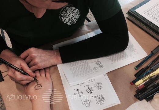 Baltų simbolikos piešimas ant kūno