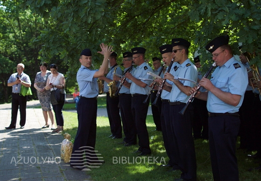 Vasara su knyga atidarymas
