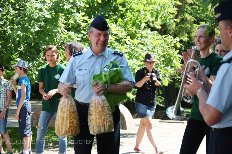 2016-06-01.Vasara su knyga atidarymas. KAVB (71).JPG