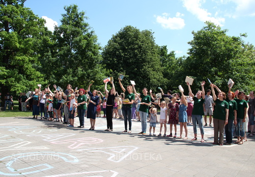 Vasara su knyga atidarymas