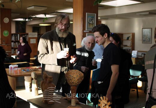 Autorius kalbasi su svečiais