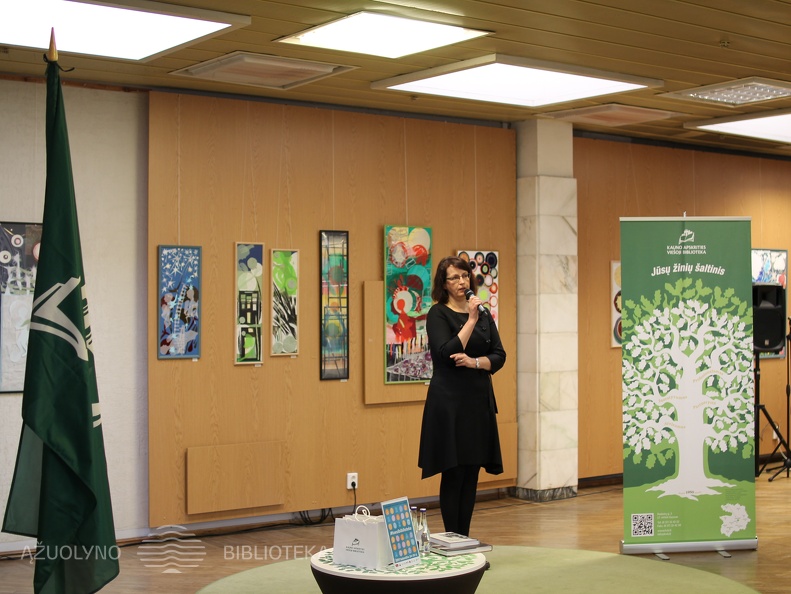 Bibliotekos garbės skaitytoja prof. Rasa Žukienė