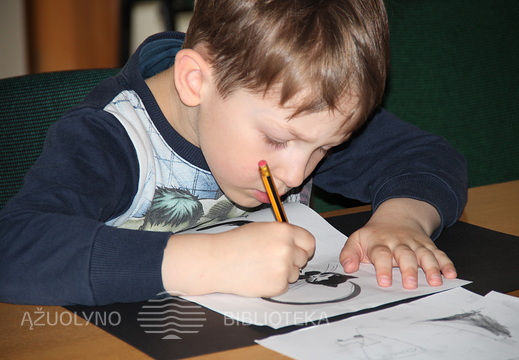 Vaikai puošia savo knygas