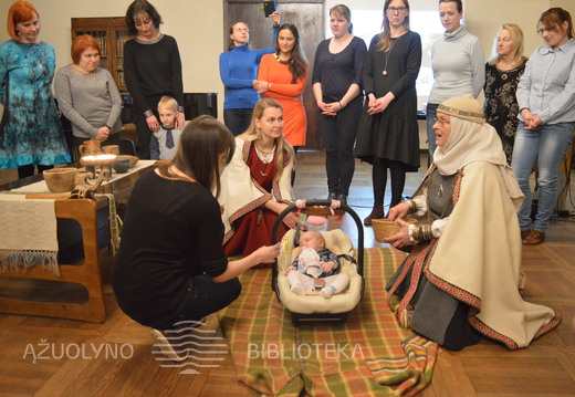 Vaiko palaiminimo apeigų demonstravimas