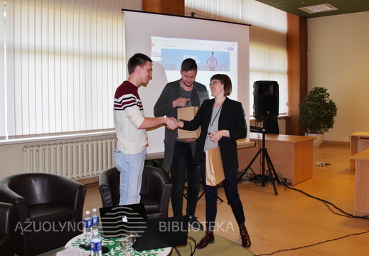 Bibliotekos dovanos...