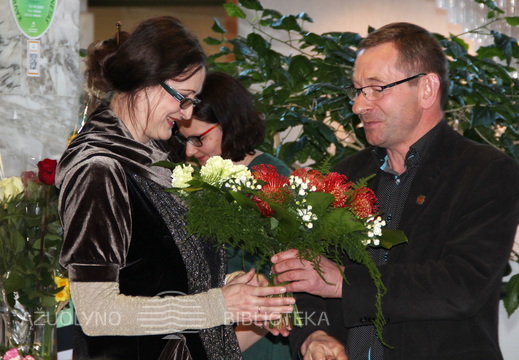 Gėlės nuo bendruomenės centro "Žaliakalnio aušra"