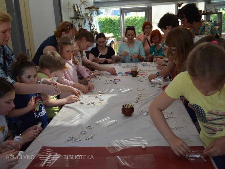 Kretingos dvaro saldaininėje vyko edukacinis užsiėmimas. Gaminome ir ragavome saldainius