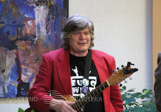 Rašytojas ir bardas Edmundas Janušaitis