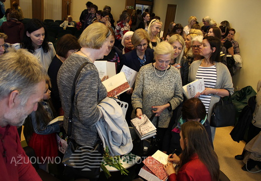 Rašytojos gerbėjų eilės