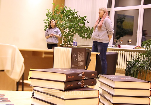 „Juoda avis“ – Laura Stumbraitytė ir Sigita Andriukevičiūtė