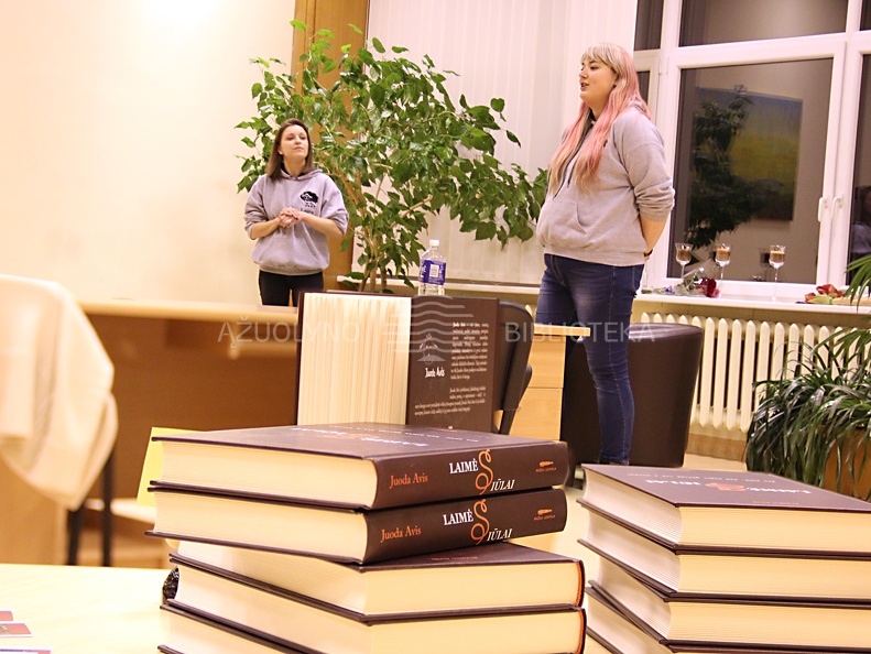 „Juoda avis“ – Laura Stumbraitytė ir Sigita Andriukevičiūtė
