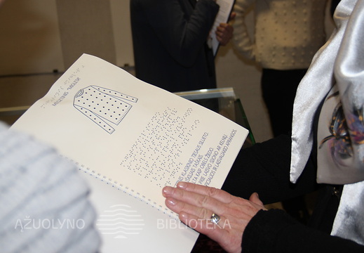 Rugilės mados katalogas regos negalią turintiems žmonėms