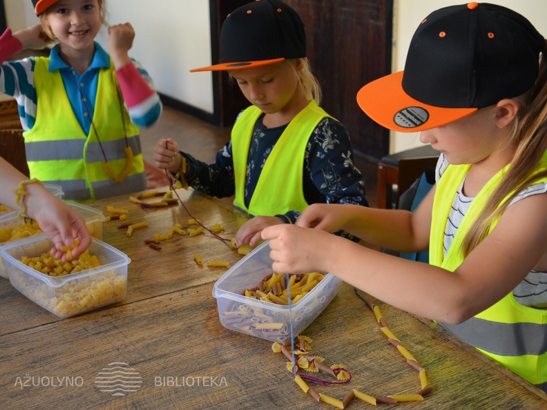 Skaitymai ir kūrybinės dirbtuvės „Makaronai sniego žmogui“
