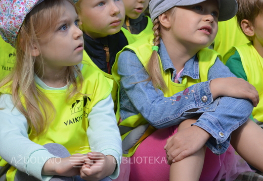 Skaitymai „Pievos pasaka“ Ąžuolyno parke