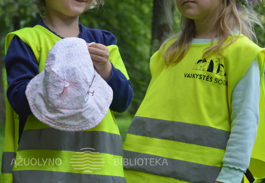 Skaitymai „Pievos pasaka“ Ąžuolyno parke