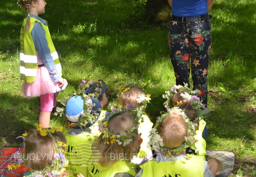 Skaitymai „Pievos pasaka“ Ąžuolyno parke
