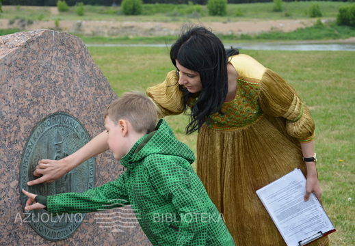 Skaitymai „Legendos apie Kauną“ Kauno pilyje ir žaidimai pilies kieme