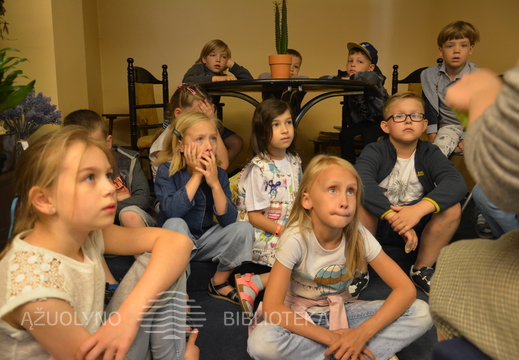 Skaitymai „Pražydęs kaktusas“ floristikos salone „Ryto rasa“