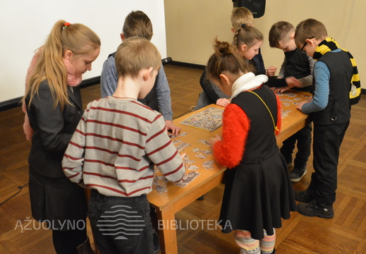 Kuri komanda greičiau sudėlios dėlionę?