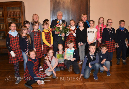 J. Naujalio muzikos gimnazijos moksleiviai