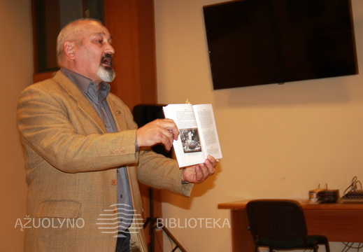 Knygos autorius Motiejus Jakubauskas