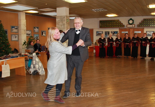 Kultūros renginių ir leidybos grupės vadovė Rimantė Tamoliūnienė ir Vilius Kaminskas