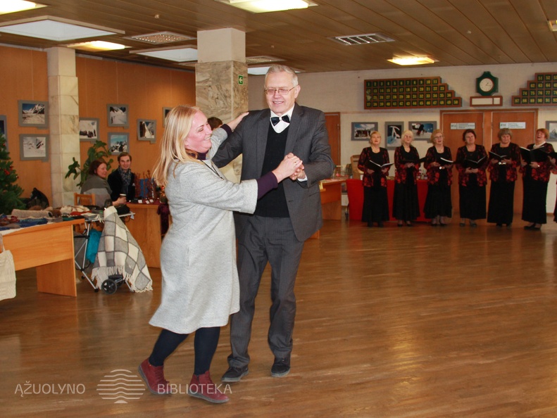 Kultūros renginių ir leidybos grupės vadovė Rimantė Tamoliūnienė ir Vilius Kaminskas