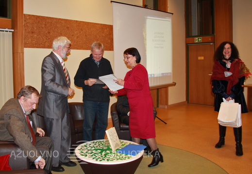 Renginio dalyviams įteikti KAVB suvenyrai