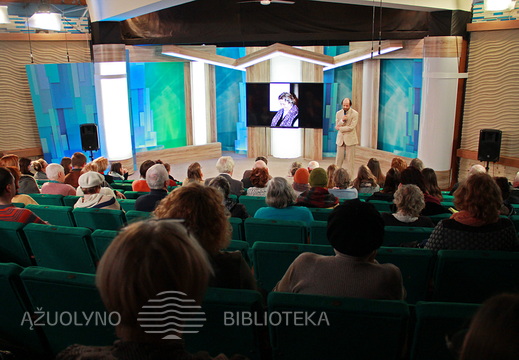 Vakaro vedėjas Juozas Valiušaitis