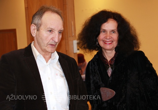 Juozo-Tumo Vaižganto muziejaus vedėjas Alfas Pakėnas ir Vida Korn