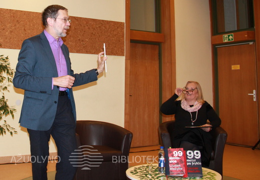 Prof. Liudas Mažylis ir renginio vedėja Rimanta Tamoliūnienė