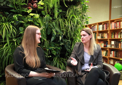 Rašytoja Rasa Sagė ir knygų tinklaraštininkė Laura