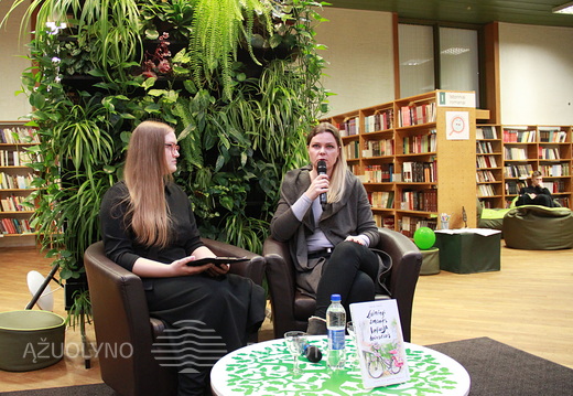 Rašytoja Rasa Sagė ir knygų tinklaraštininkė Laura