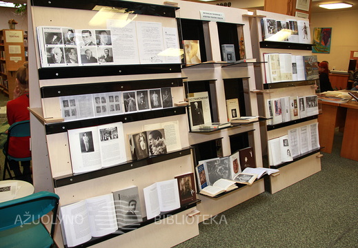 Leidinių ir dokumentų paroda "Michailas Čechovas - ateities teatro vedlys"