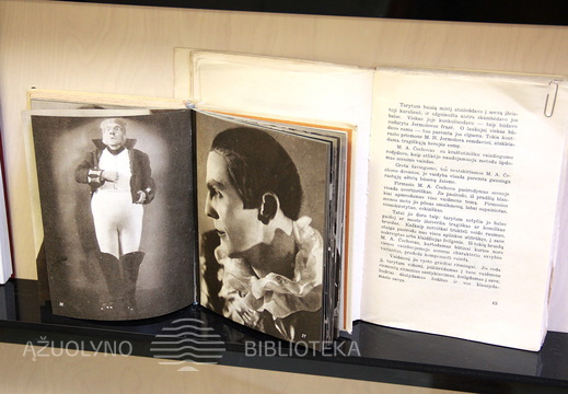Leidinių ir dokumentų paroda "Michailas Čechovas - ateities teatro vedlys"