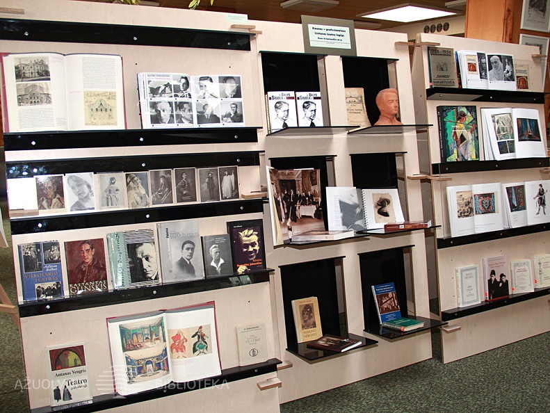 Leidinių ir dokumentų paroda "Kaunas - profesionalaus Lietuvos teatro lopšys"