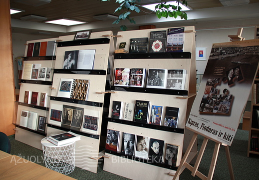 Leidinių ir dokumentų paroda "Kaunas - profesionalaus Lietuvos teatro lopšys"