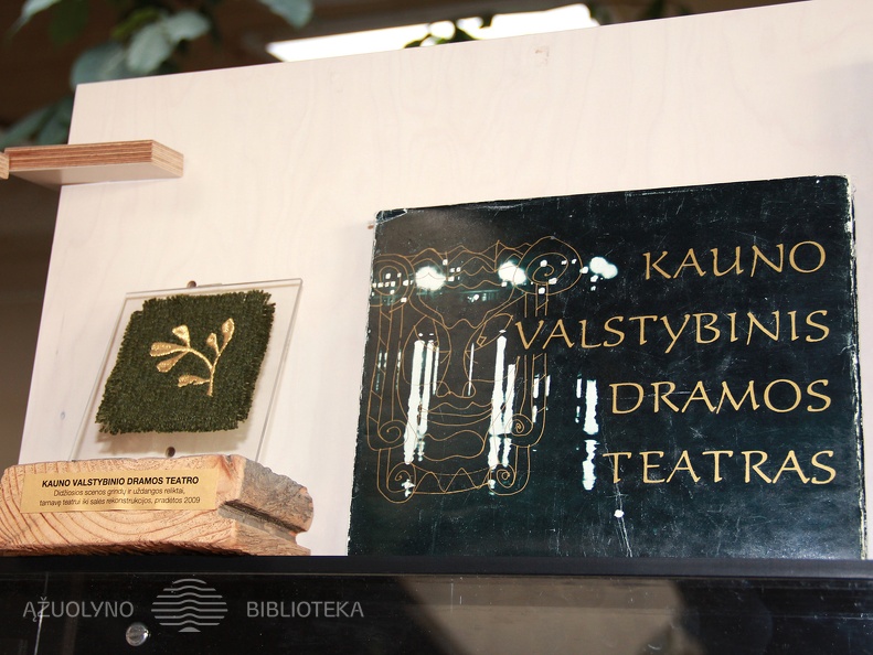 Leidinių ir dokumentų paroda "Kaunas - profesionalaus Lietuvos teatro lopšys"