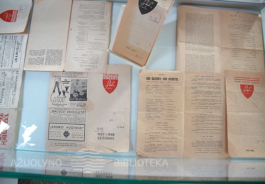 Leidinių ir dokumentų paroda "Kaunas - profesionalaus Lietuvos teatro lopšys"
