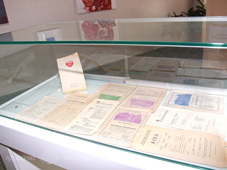 Leidinių ir dokumentų paroda "Kaunas - profesionalaus Lietuvos teatro lopšys"