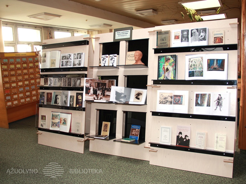 Leidinių ir dokumentų paroda "Kaunas - profesionalaus Lietuvos teatro lopšys"