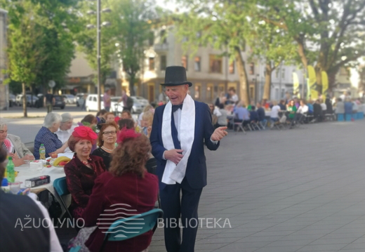 Vokalinio ansambilio „Pinija“ maestro