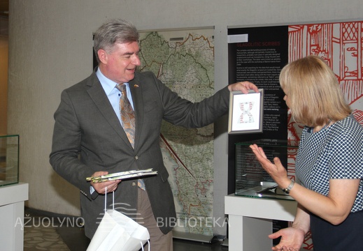 Kroatijos ambasadorius Krešimir Kedmenec ir  jo asistentė Jurga Jozič