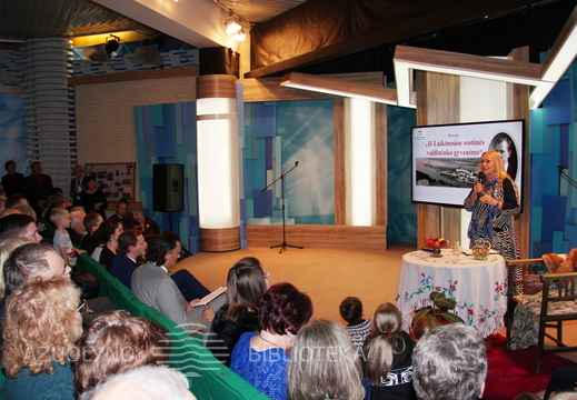 Parodos „Iš Laikinosios sostinės valdininko gyvenimo“ sudarytoja Rimanta Tamoliūnienė