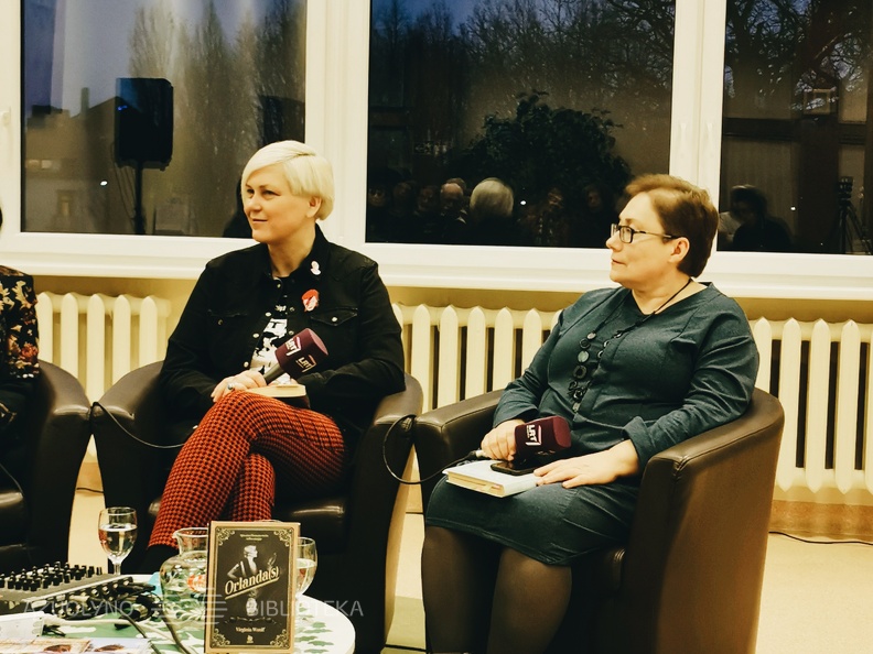 Menotyrininkė Laima Kreivytė ir literatūrologė dr. Solveiga Daugirdaitė
