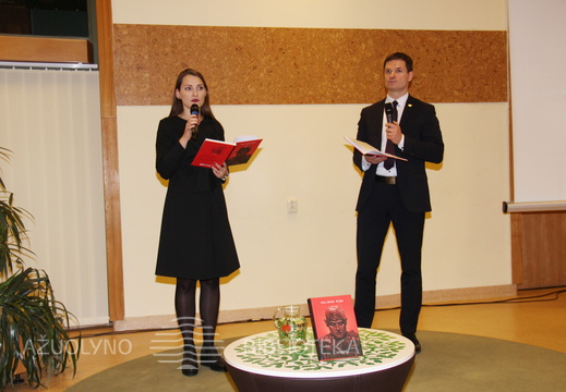 Knygos autoriai: politikas Paulius Saudargas ir Goda Krukauskienė